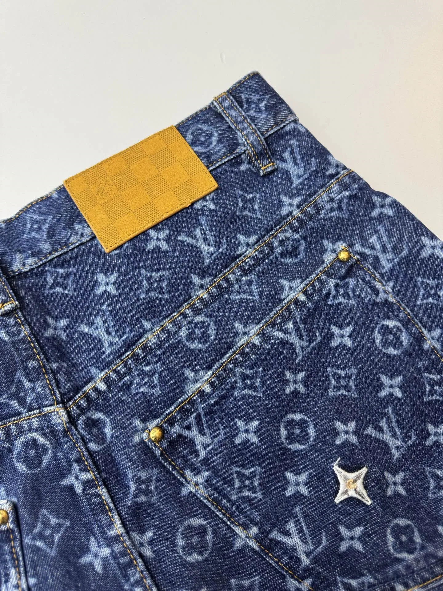 LV 27FW QCYEEAU 007 데님팬츠 7