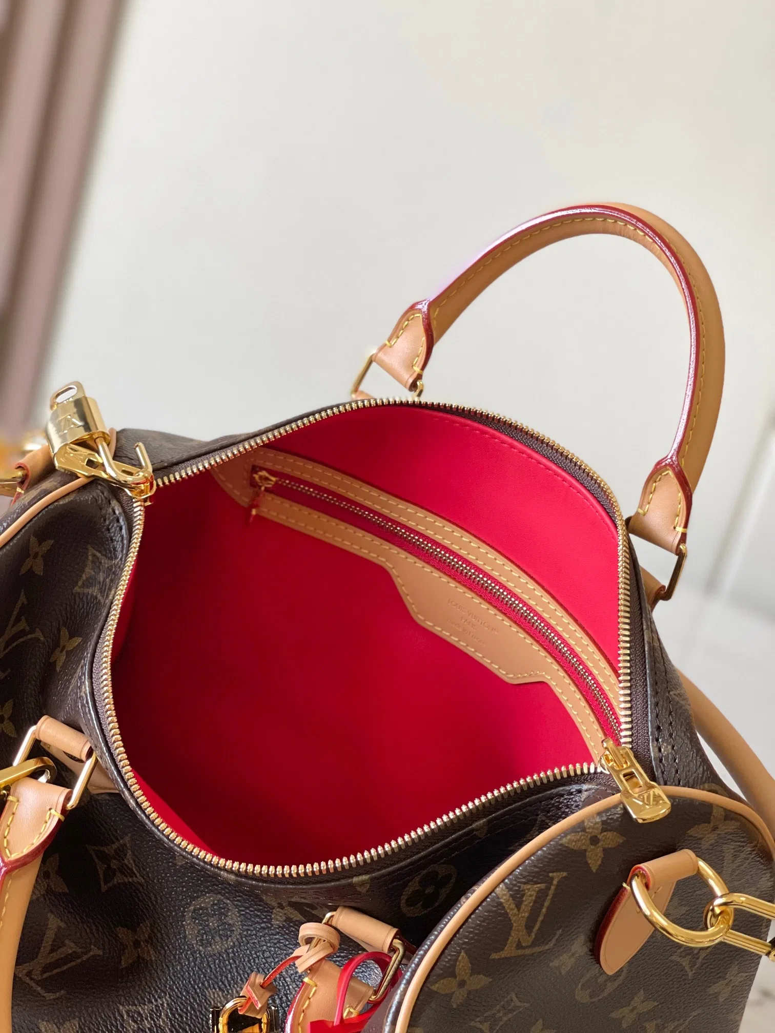LV 27FW QCYEEAU 010 토트백 8