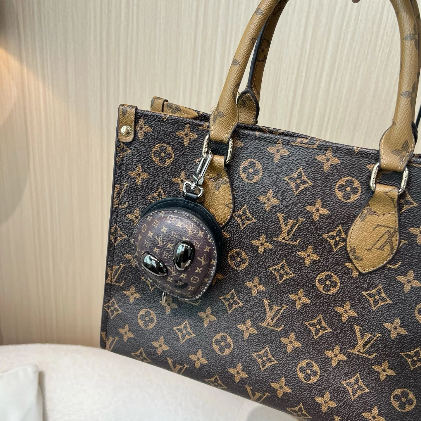 LV 27FW QCYEEAU 021 참 16