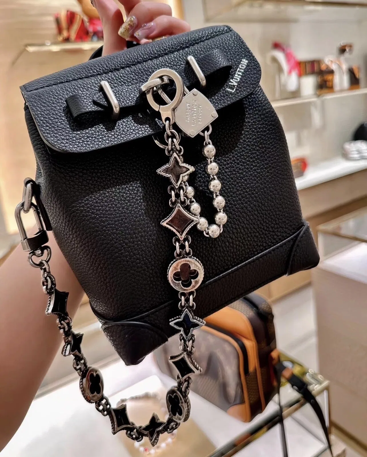 LV 27FW QCYEEAU 034 참 11