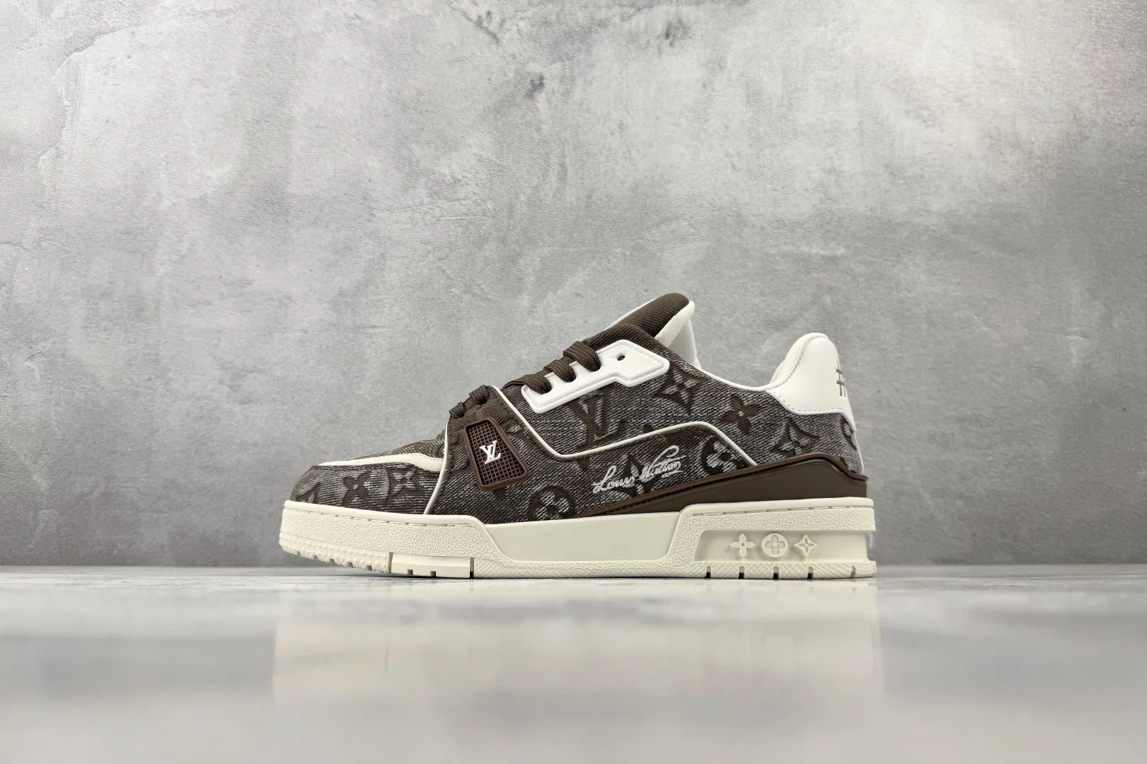LV 27FW QCYEEAU 036 스니커즈 19