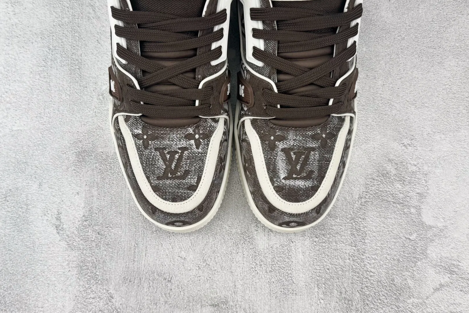 LV 27FW QCYEEAU 036 스니커즈 25