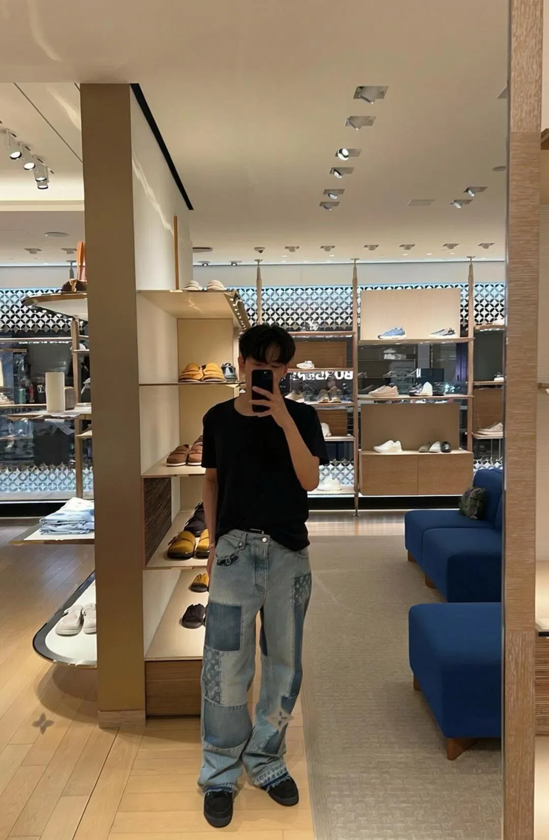 LV 27FW QCYEEAU 037 데님팬츠 25