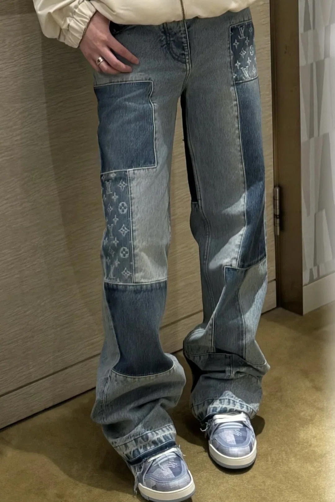 LV 27FW QCYEEAU 037 데님팬츠 35