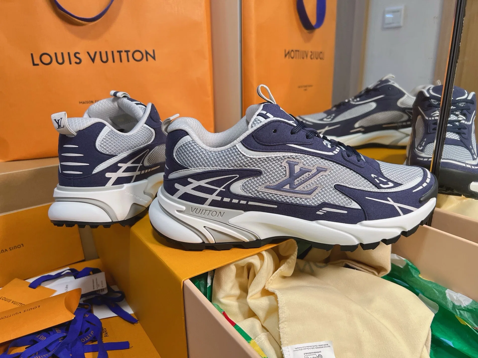 LV 27FW QVUSQNN 010 스니커즈 21