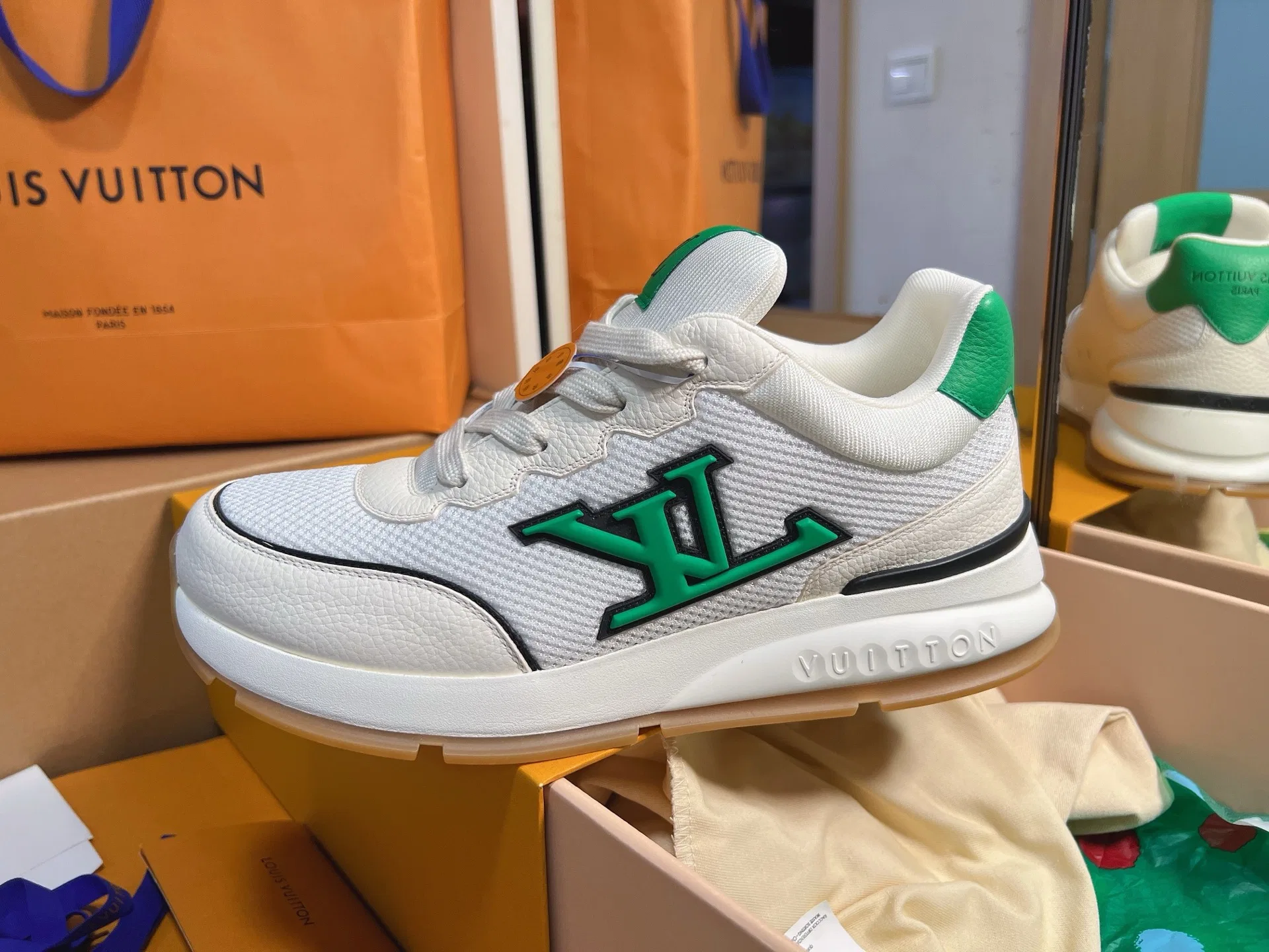 LV 27FW QVUSQNN 011 스니커즈 8