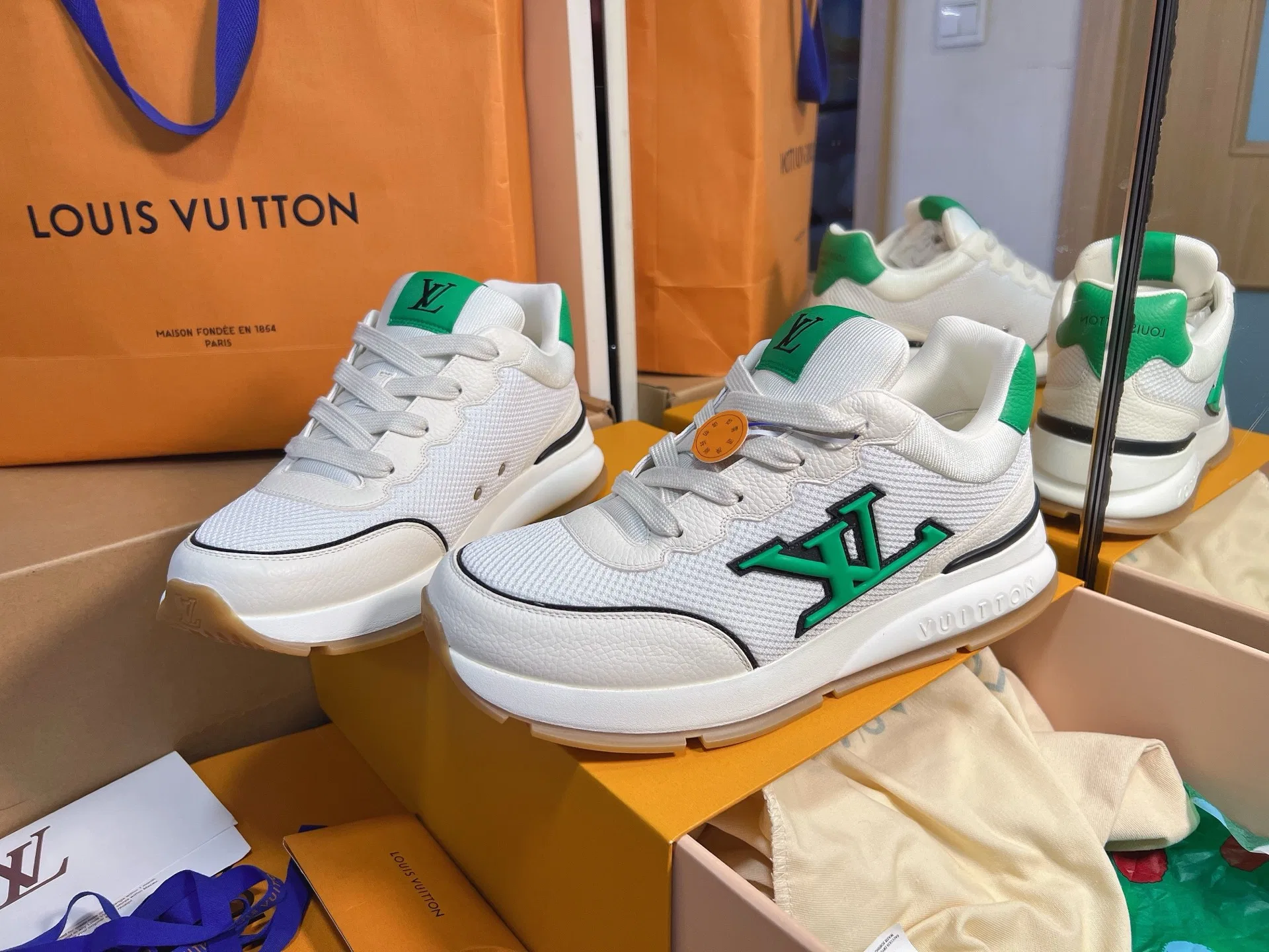 LV 27FW QVUSQNN 011 스니커즈 7