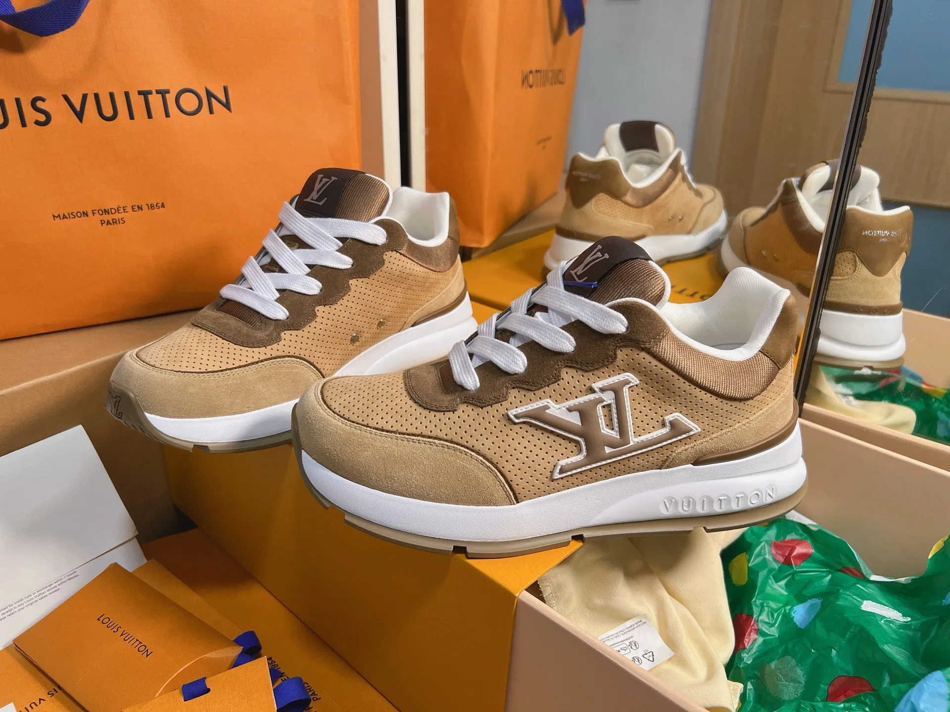 LV 27FW QVUSQNN 011 스니커즈 10