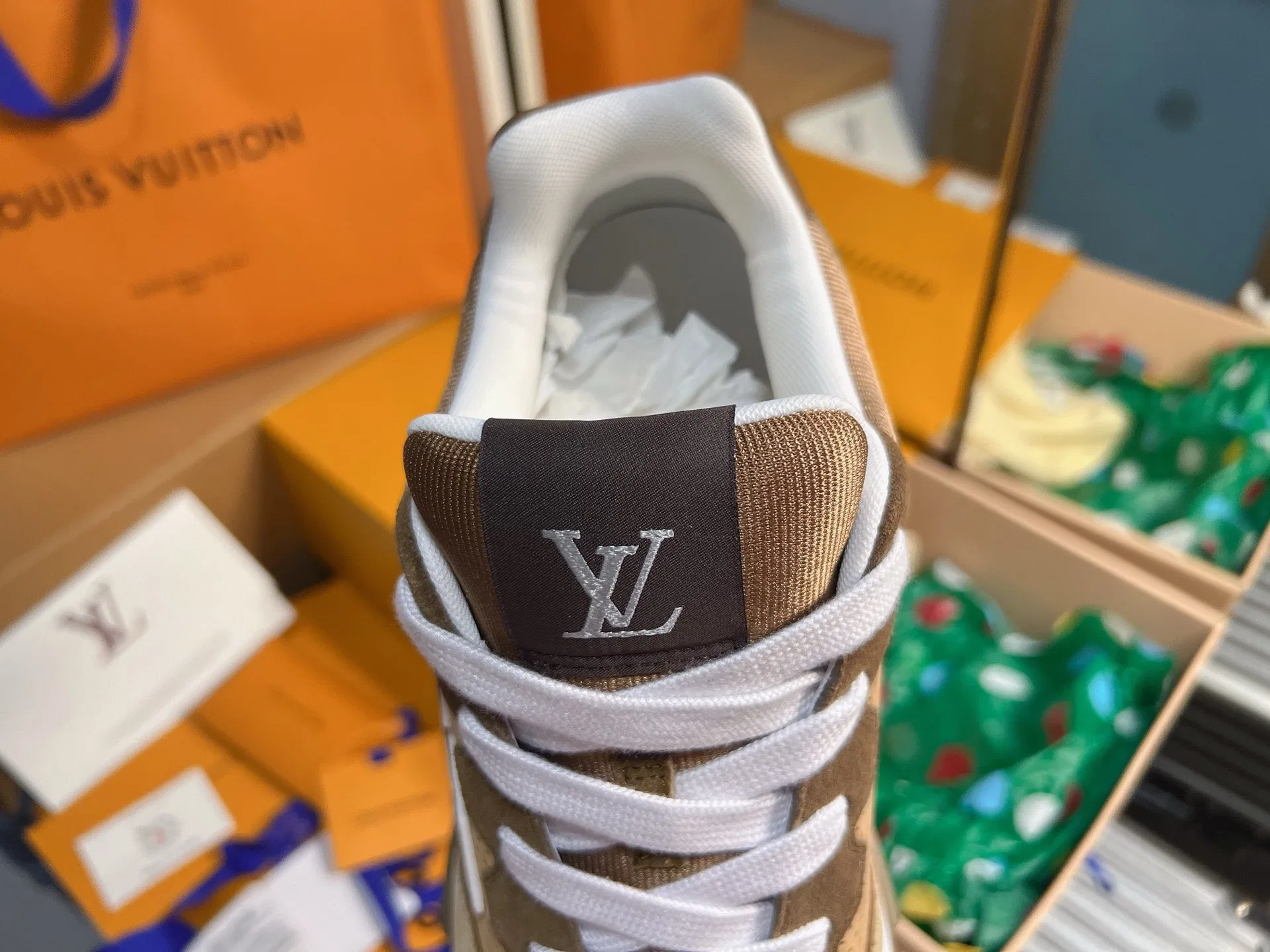 LV 27FW QVUSQNN 011 스니커즈 14