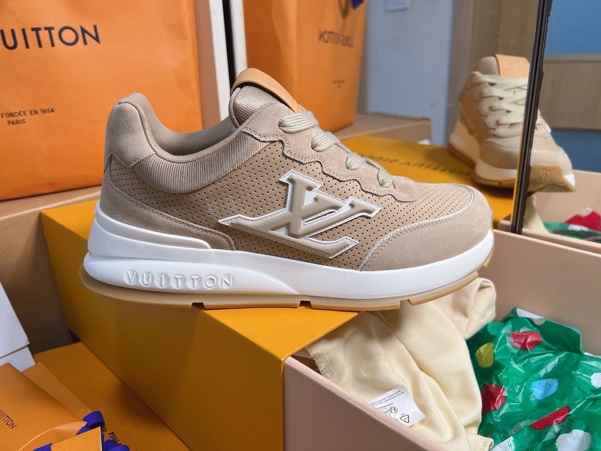 LV 27FW QVUSQNN 011 스니커즈 23