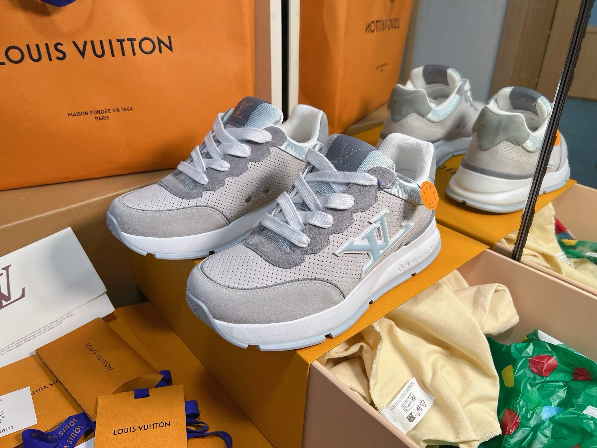 LV 27FW QVUSQNN 011 스니커즈 27