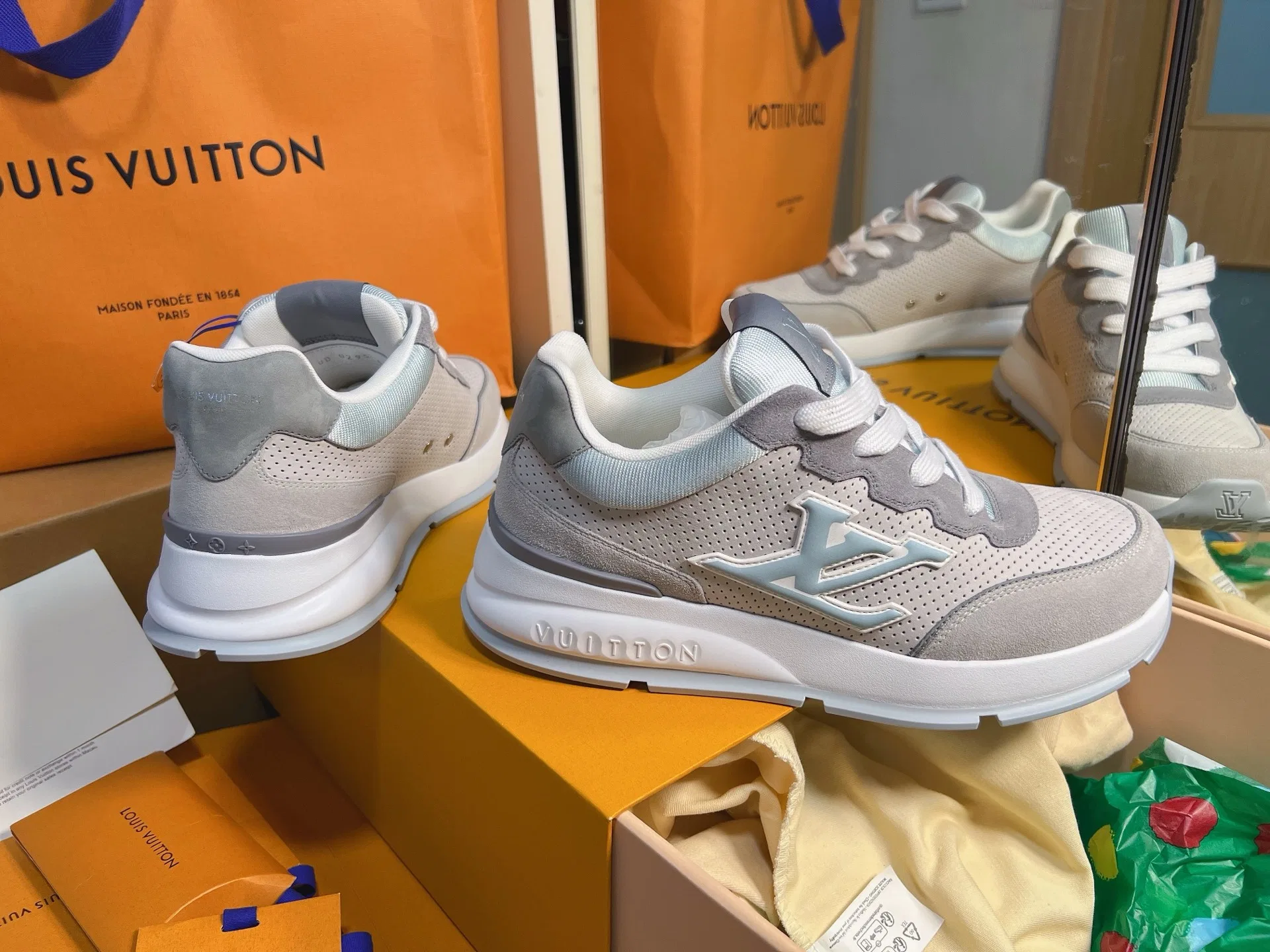 LV 27FW QVUSQNN 011 스니커즈 29
