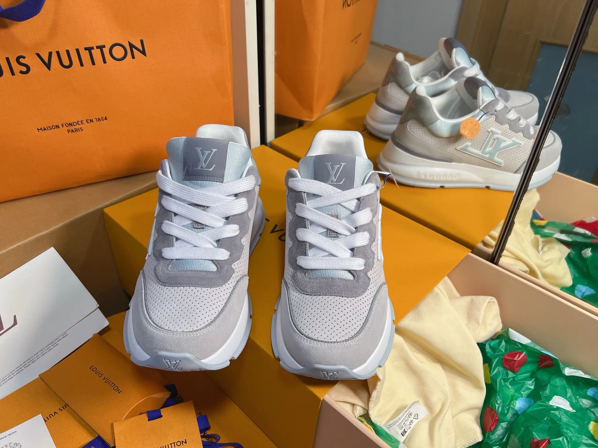 LV 27FW QVUSQNN 011 스니커즈 31