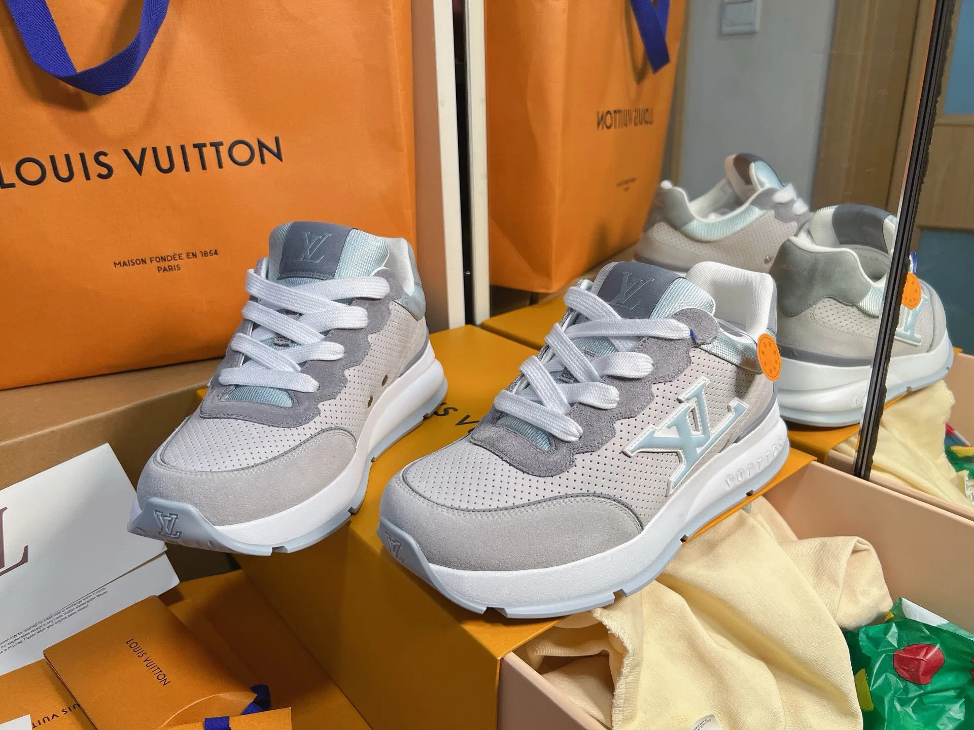 LV 27FW QVUSQNN 011 스니커즈 34
