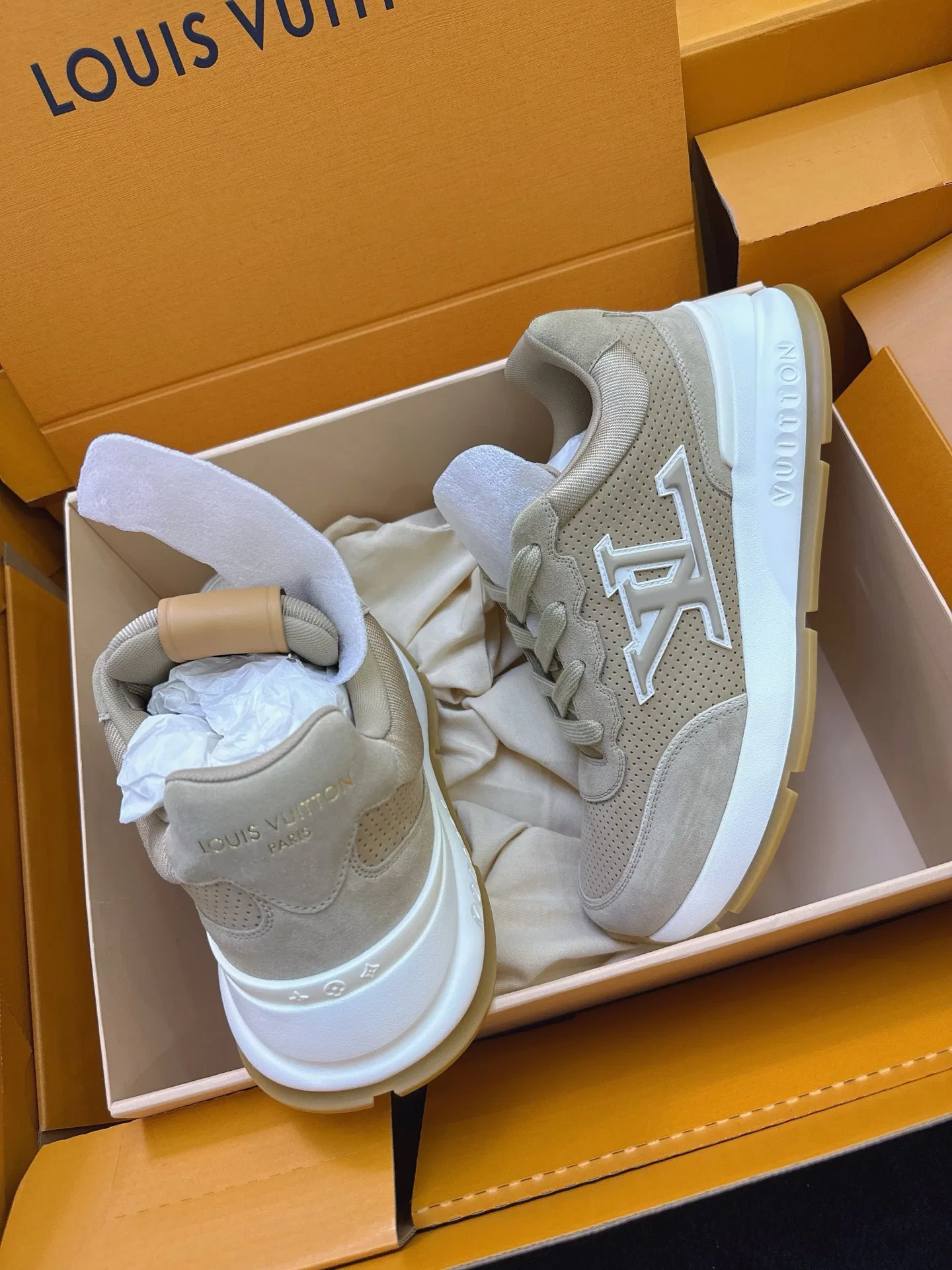 LV 27FW QVUSQNN 011 스니커즈 49