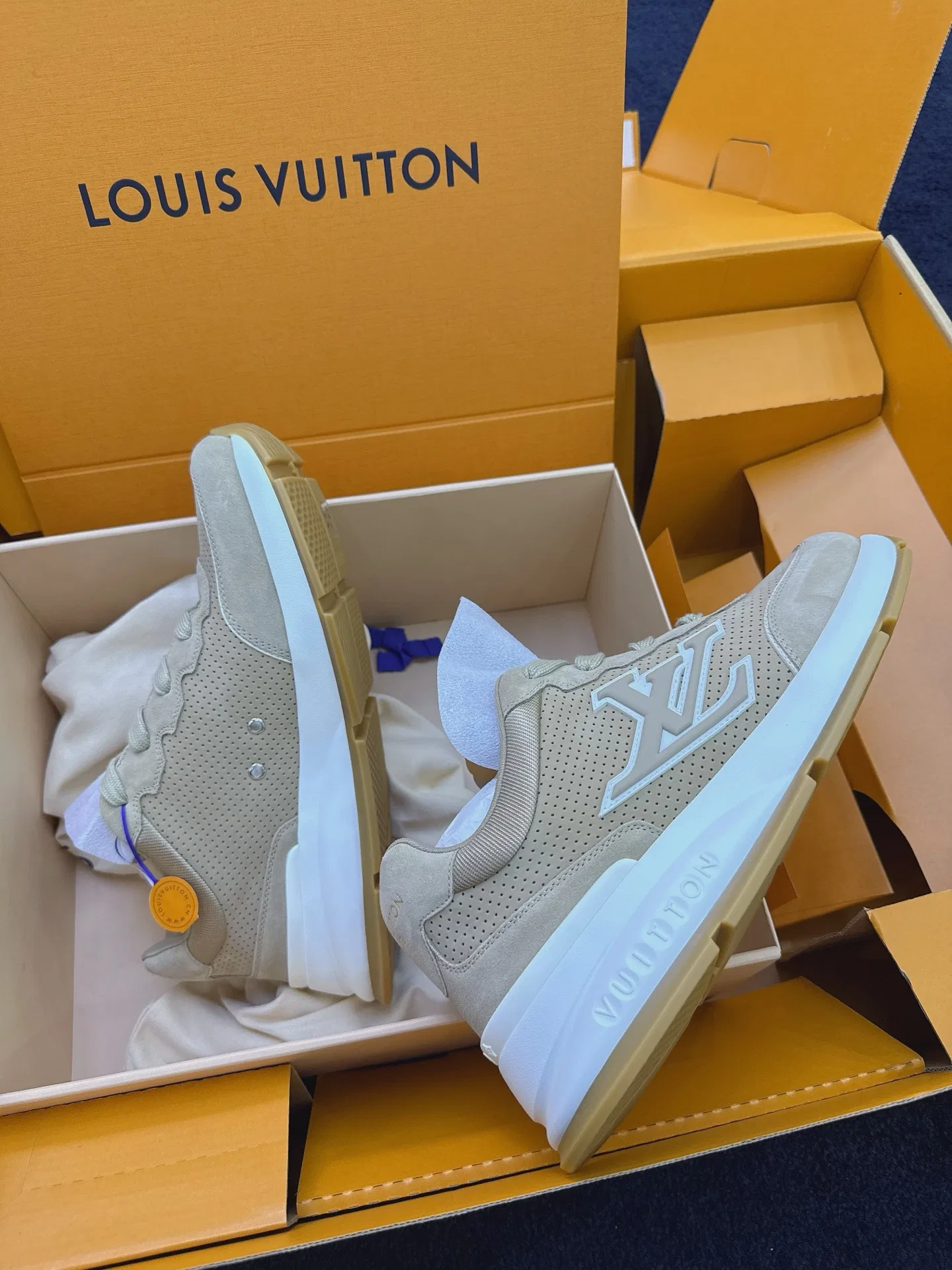 LV 27FW QVUSQNN 011 스니커즈 50