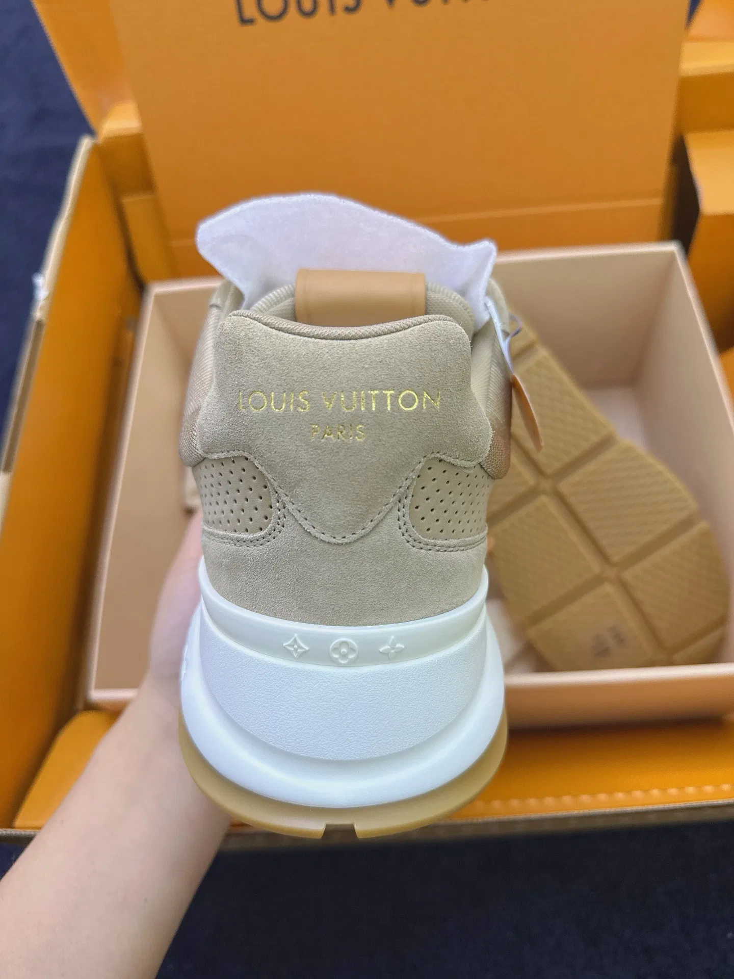 LV 27FW QVUSQNN 011 스니커즈 53