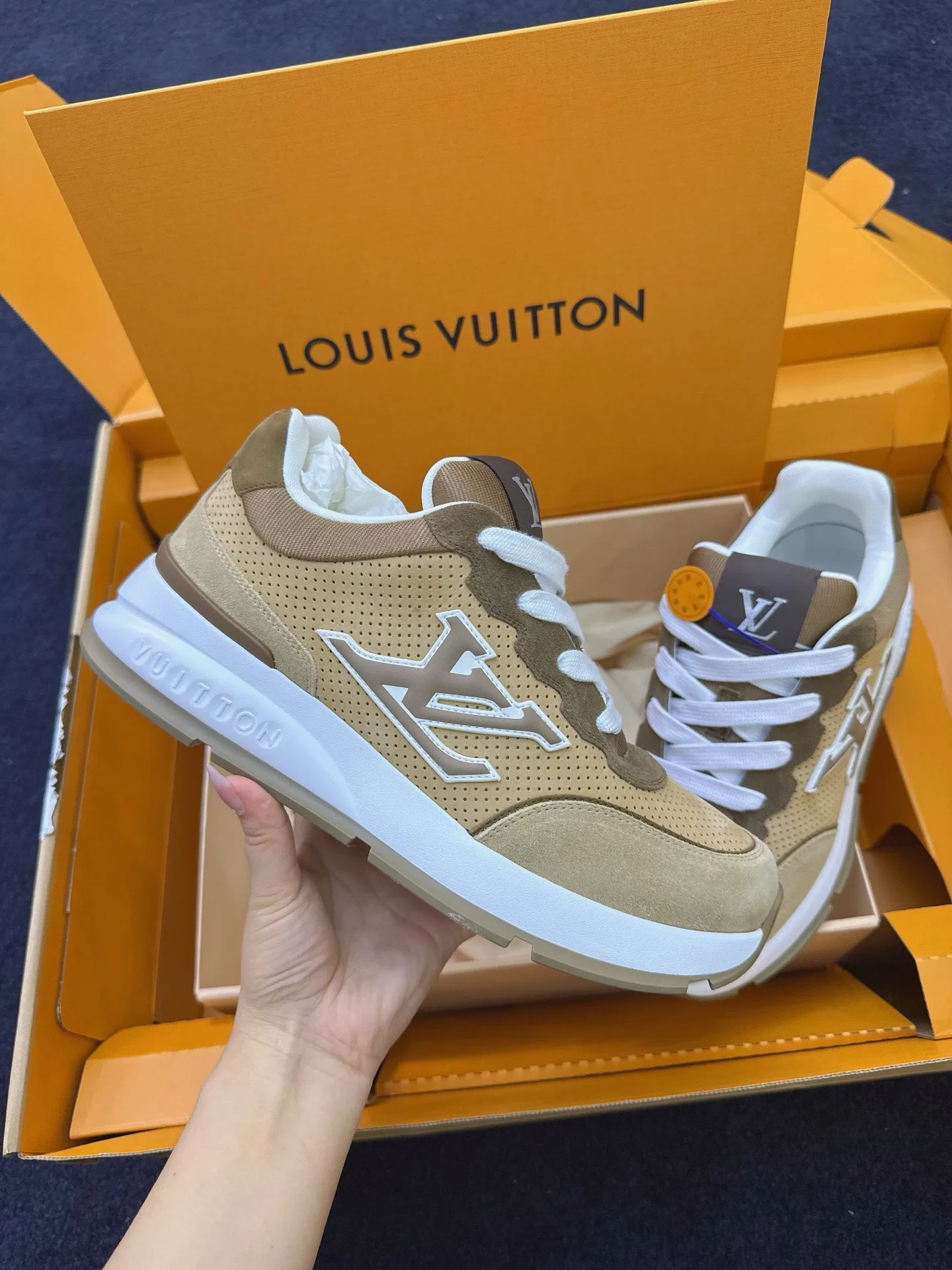 LV 27FW QVUSQNN 011 스니커즈 55