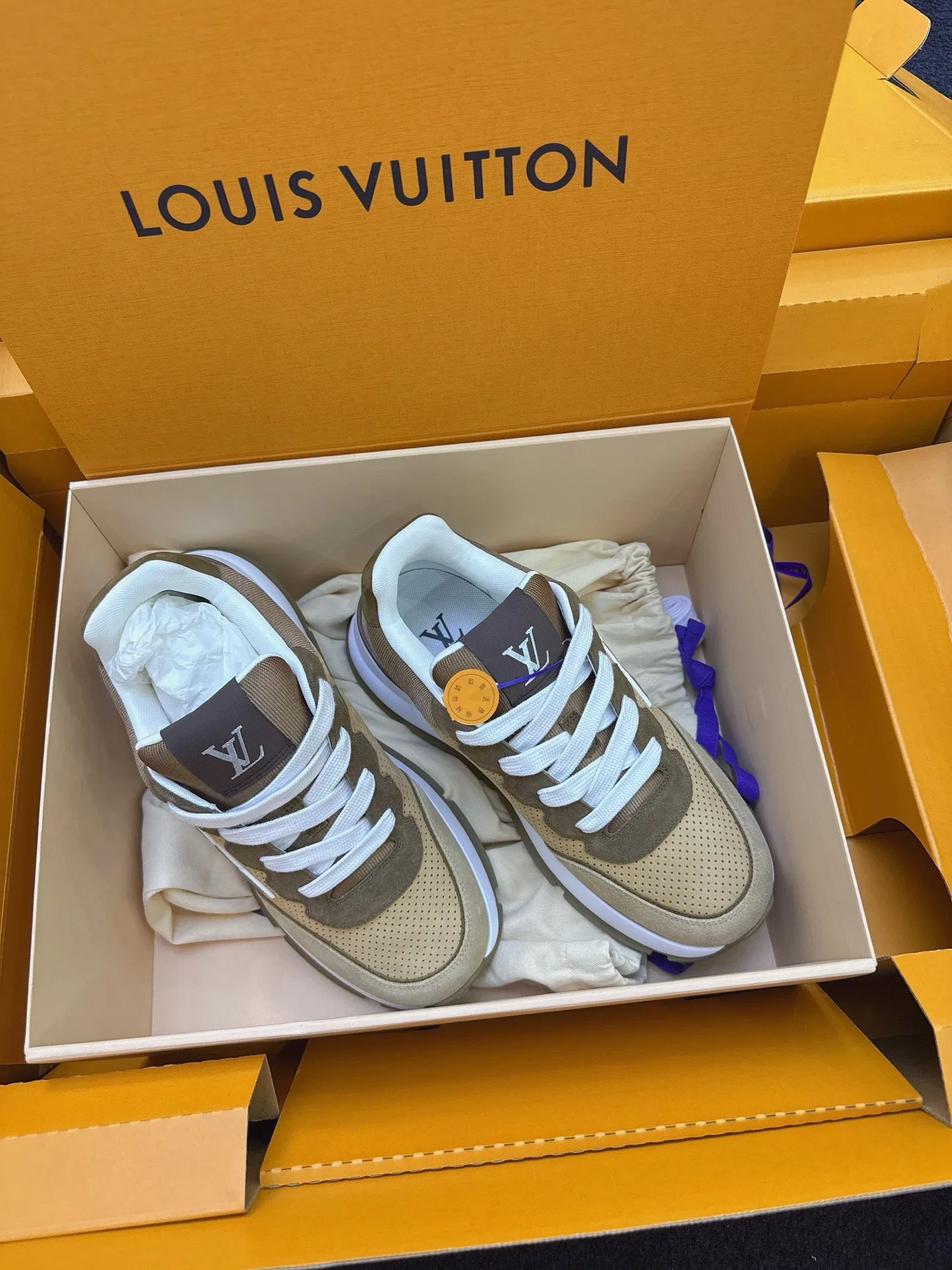 LV 27FW QVUSQNN 011 스니커즈 61