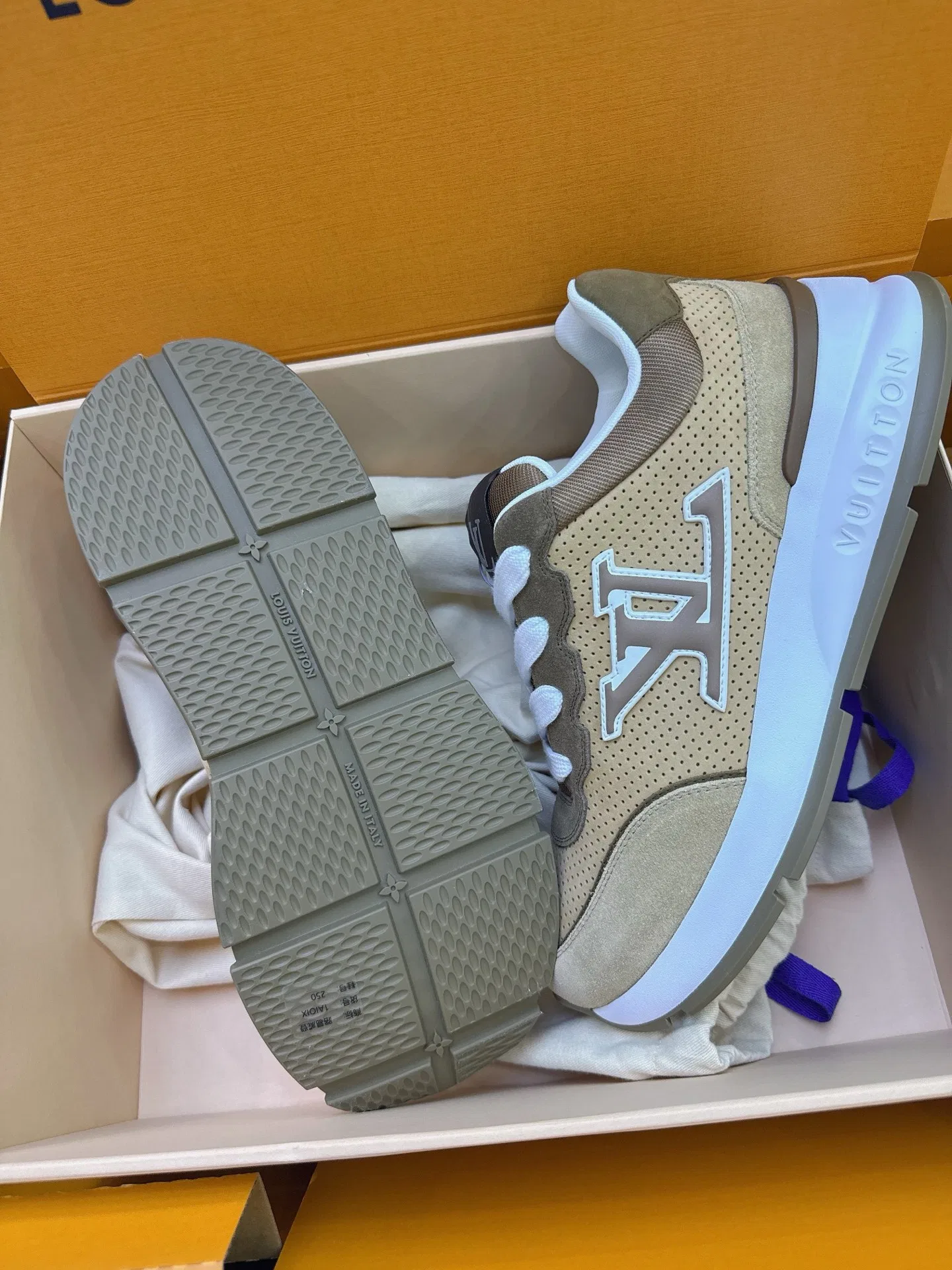 LV 27FW QVUSQNN 011 스니커즈 62