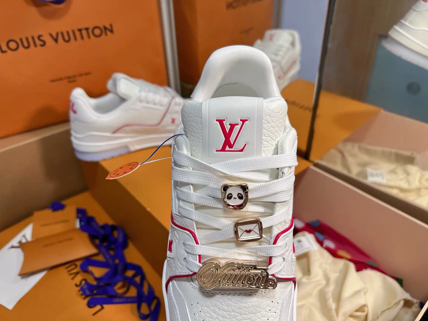 LV 27FW QVUSQNN 012 스니커즈 9