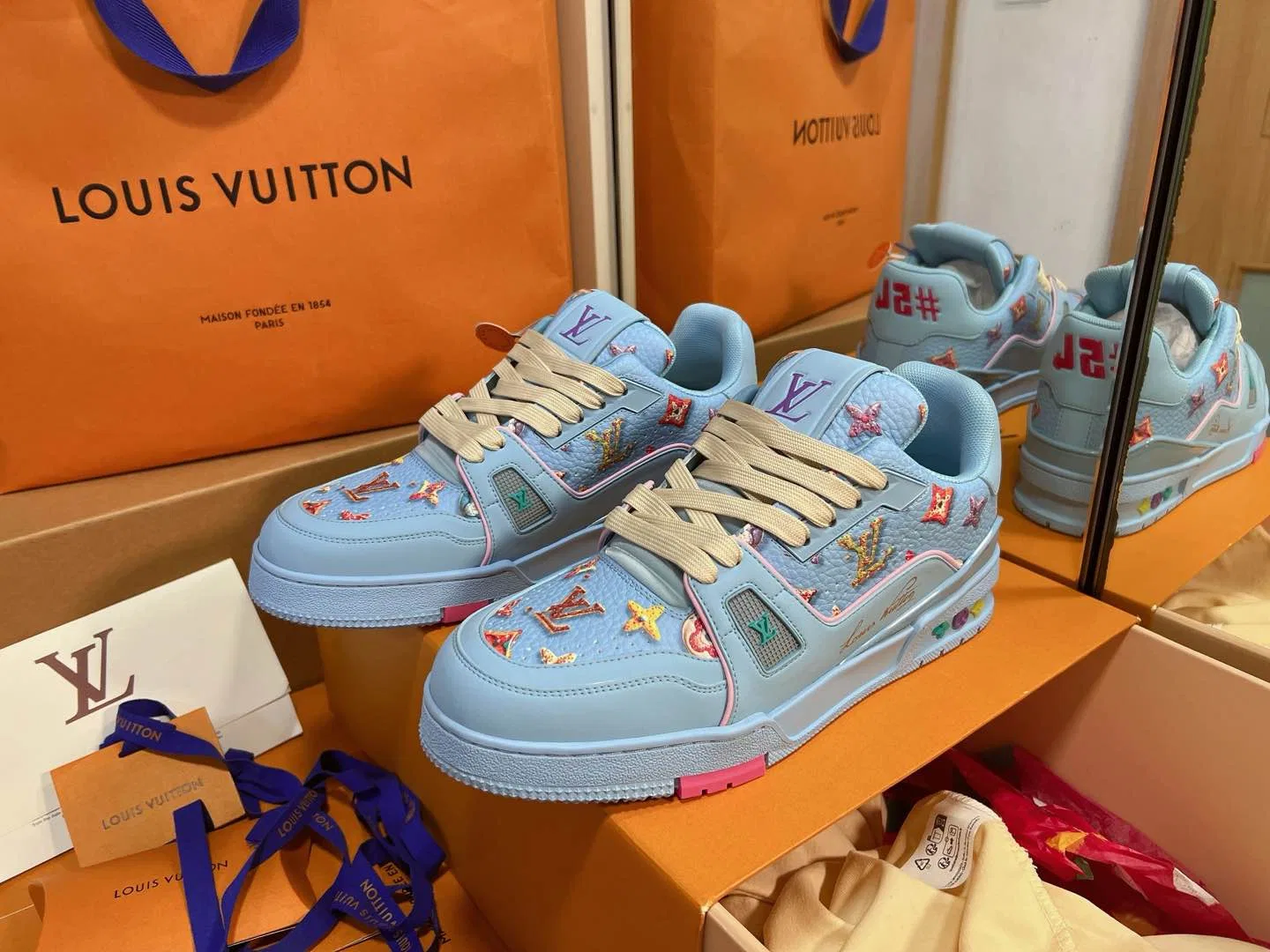 LV 27FW QVUSQNN 013 스니커즈 10