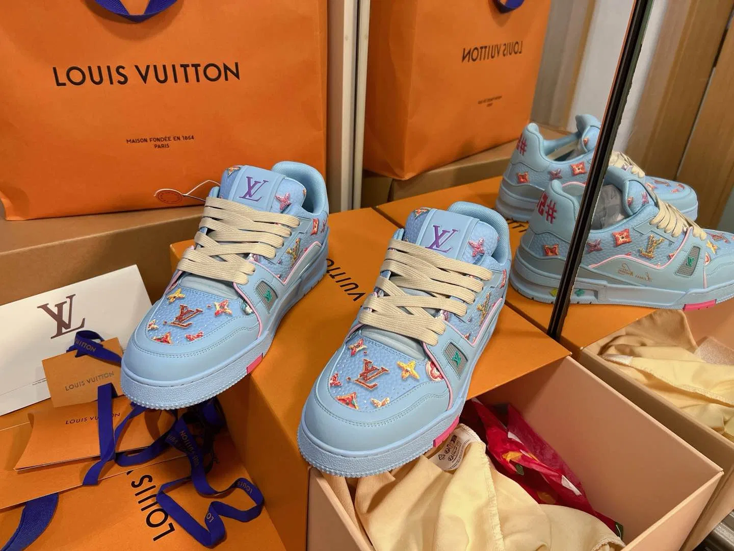 LV 27FW QVUSQNN 013 스니커즈 14