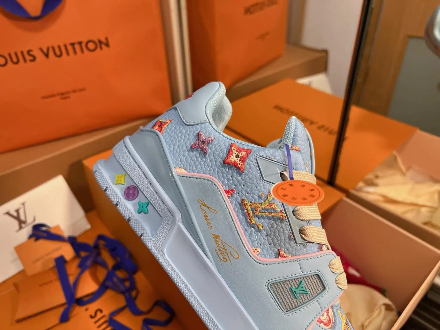 LV 27FW QVUSQNN 013 스니커즈 17