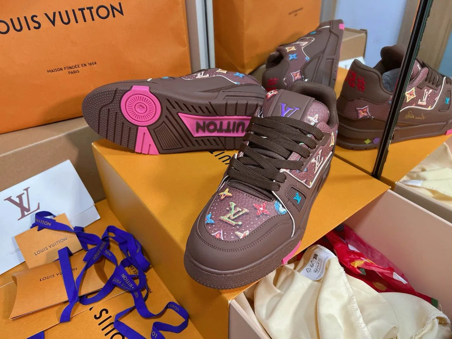 LV 27FW QVUSQNN 013 스니커즈 22