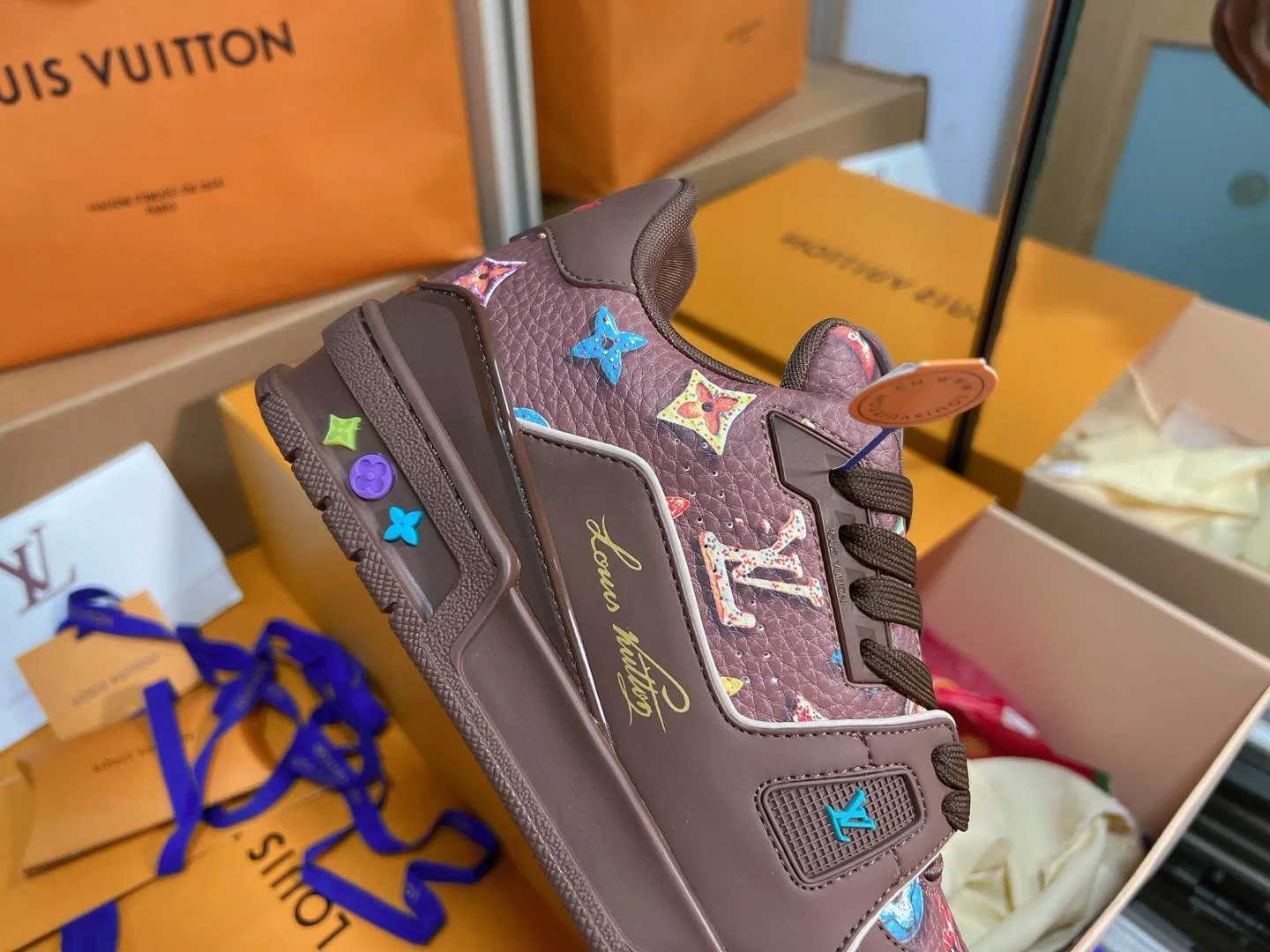 LV 27FW QVUSQNN 013 스니커즈 25
