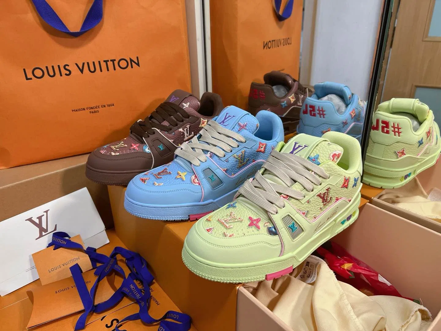 LV 27FW QVUSQNN 013 스니커즈 28