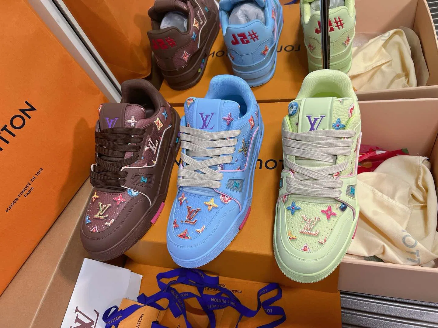 LV 27FW QVUSQNN 013 스니커즈 31