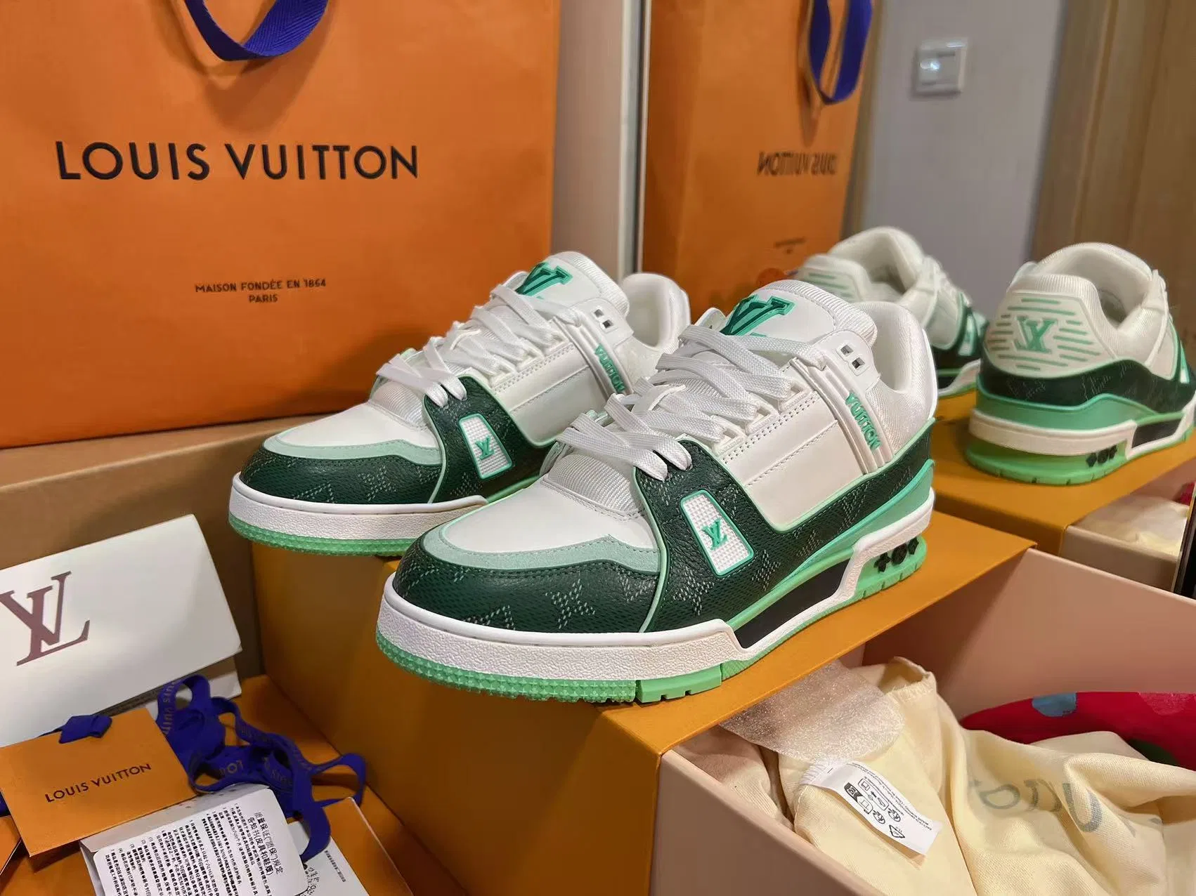 LV 27FW QVUSQNN 014 스니커즈 10