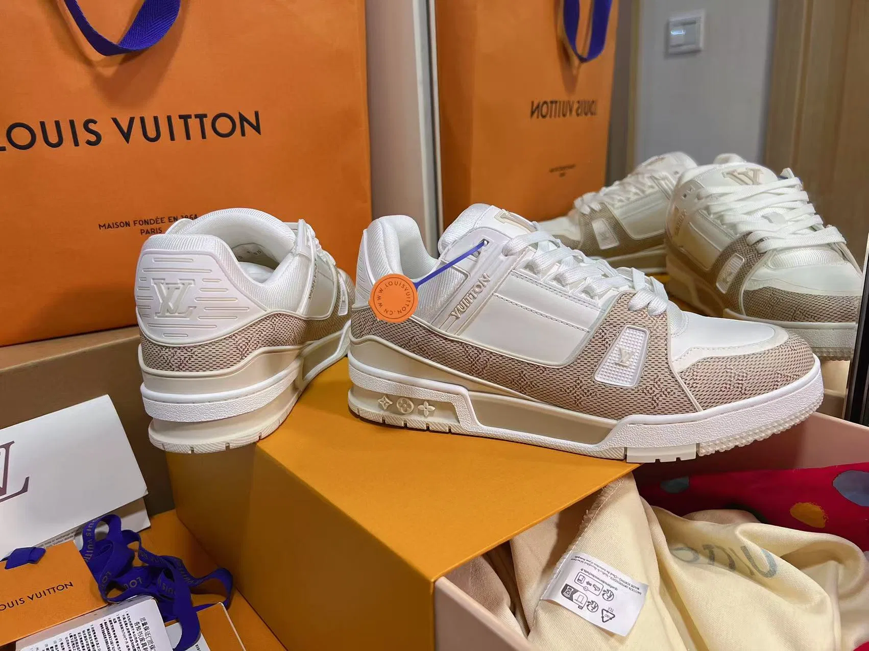 LV 27FW QVUSQNN 014 스니커즈 21
