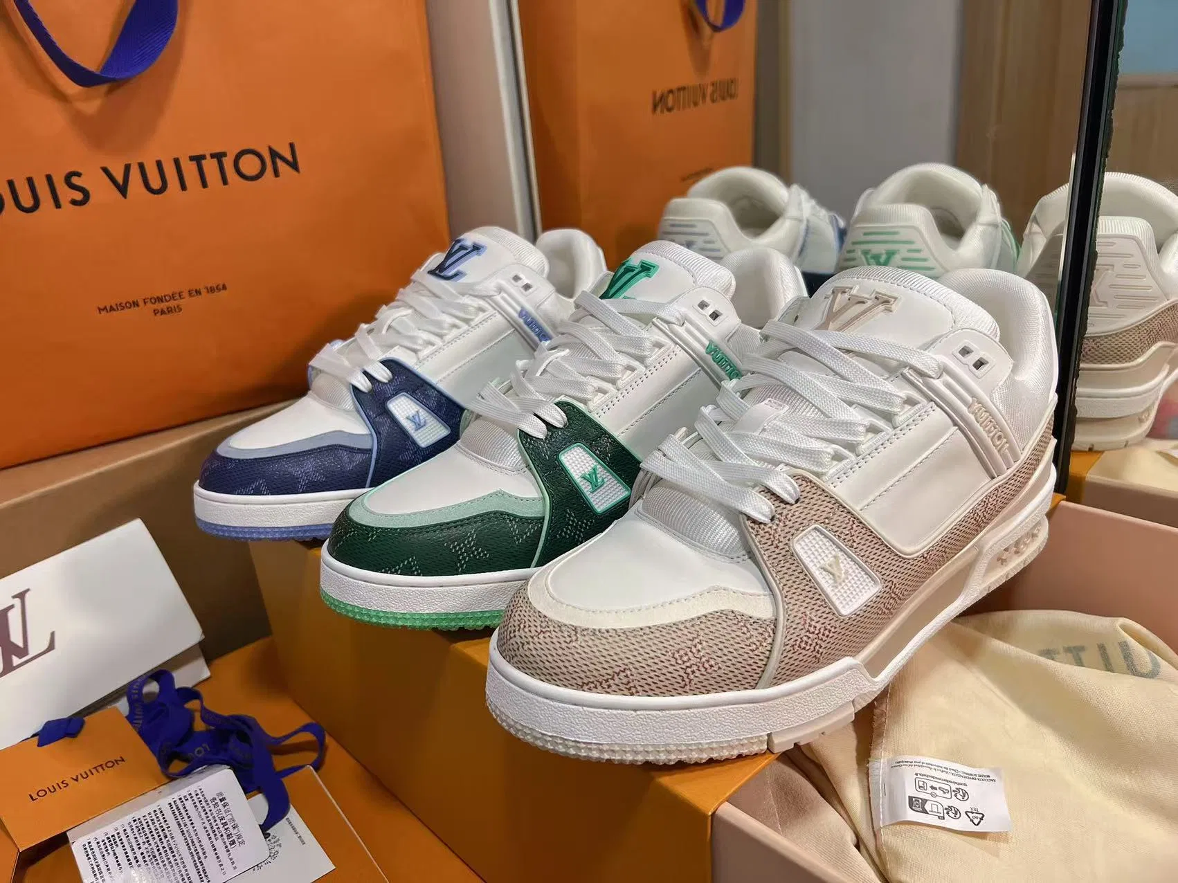 LV 27FW QVUSQNN 014 스니커즈 27