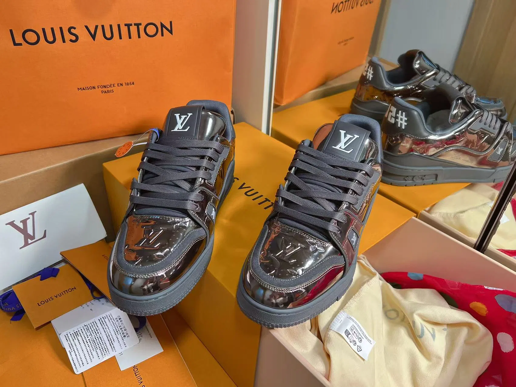 LV 27FW QVUSQNN 015 스니커즈 11