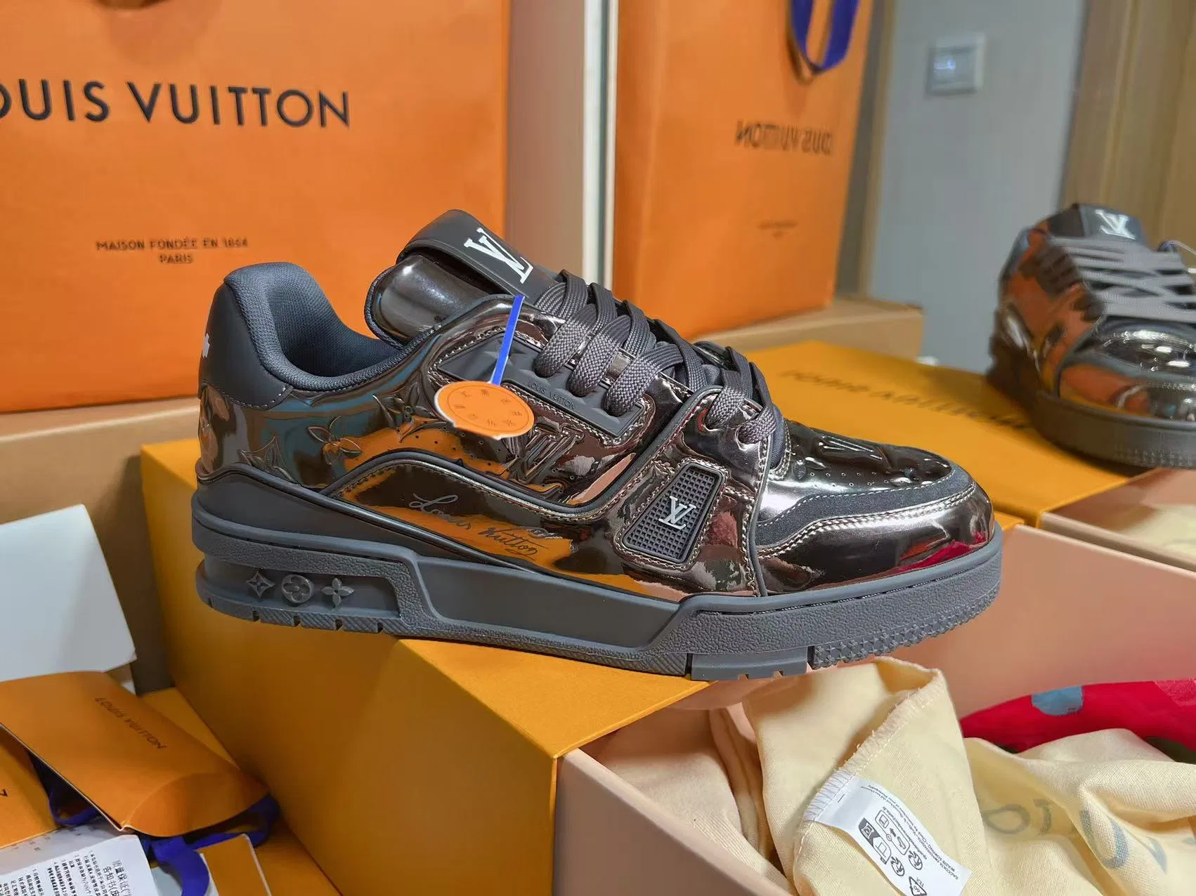LV 27FW QVUSQNN 015 스니커즈 13