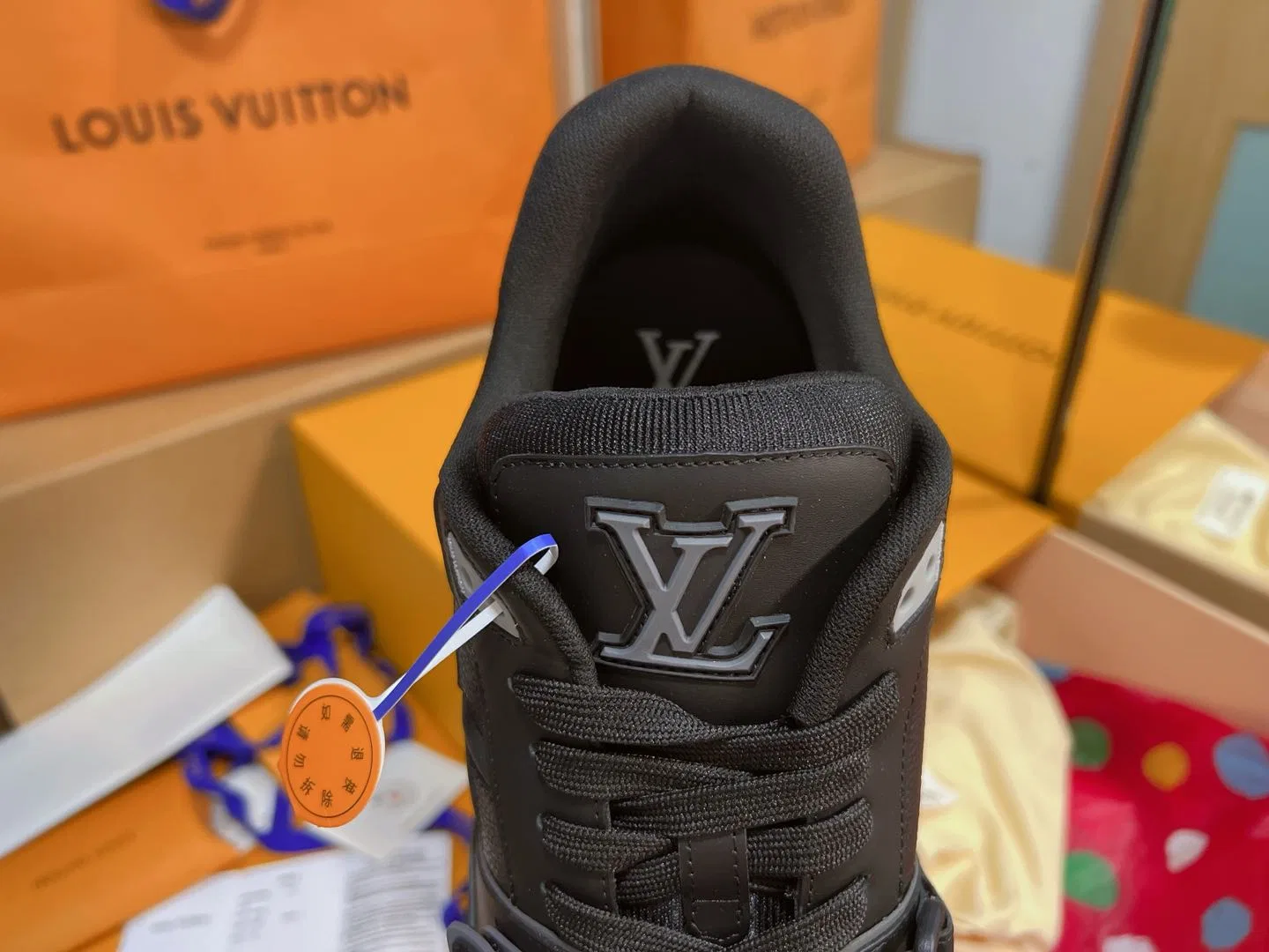 LV 27FW QVUSQNN 016 스니커즈 8