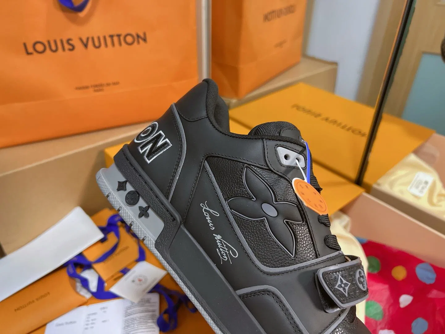 LV 27FW QVUSQNN 016 스니커즈 7
