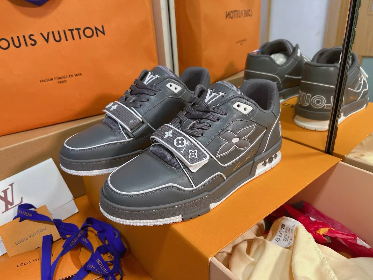 LV 27FW QVUSQNN 016 스니커즈 10