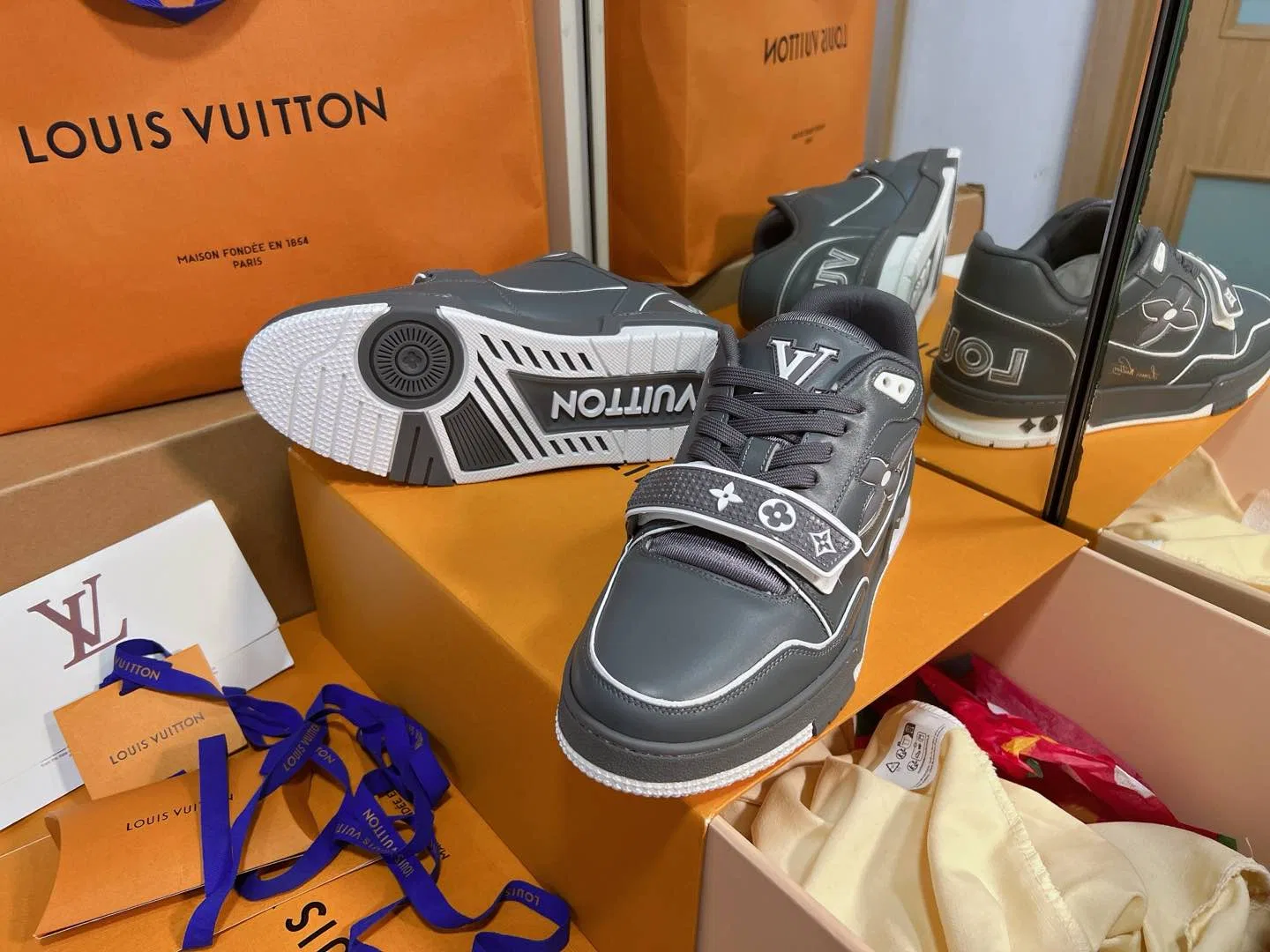 LV 27FW QVUSQNN 016 스니커즈 11
