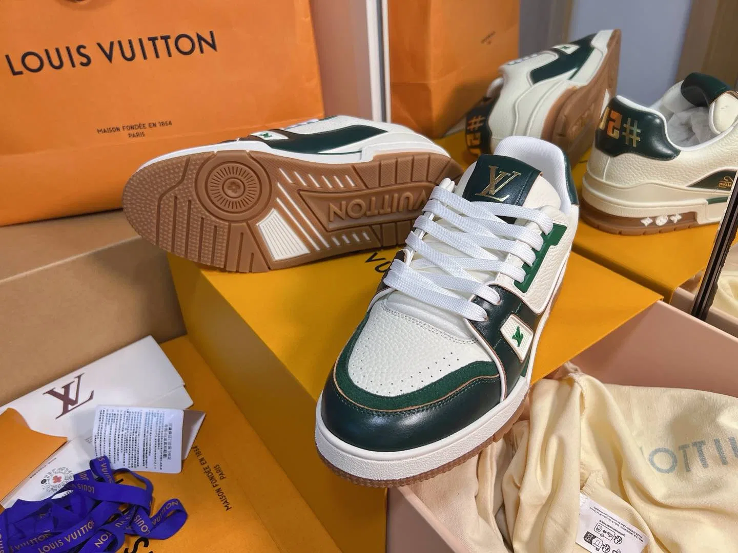 LV 27FW QVUSQNN 017 스니커즈 9