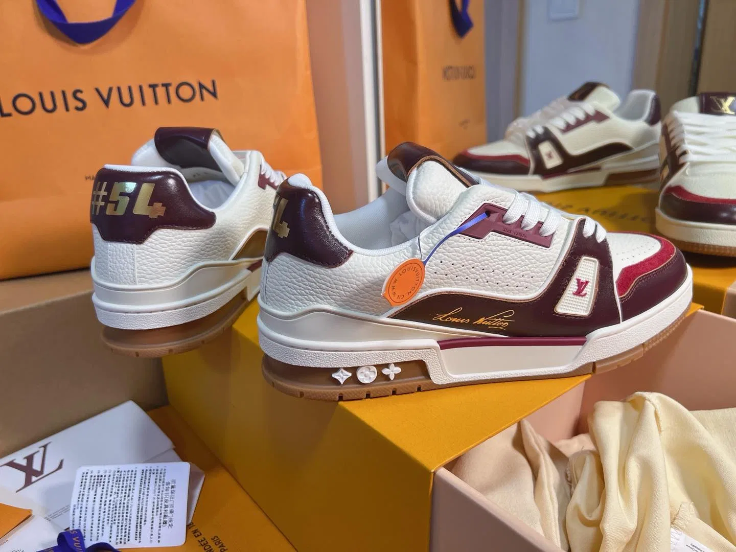 LV 27FW QVUSQNN 017 스니커즈 14