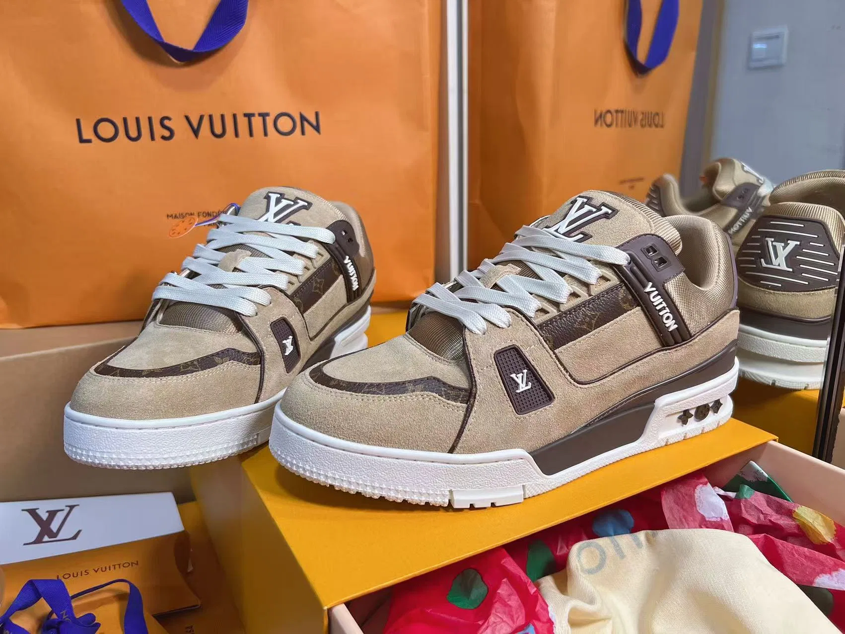 LV 27FW QVUSQNN 019 스니커즈 9