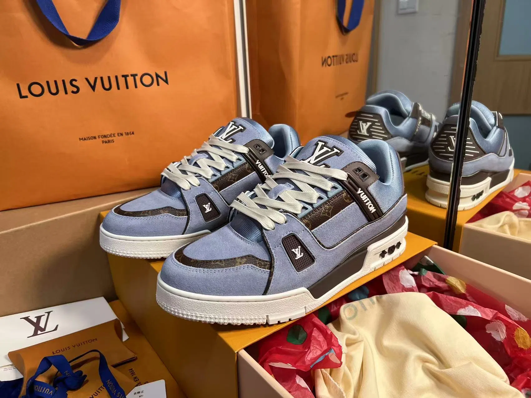 LV 27FW QVUSQNN 019 스니커즈 10