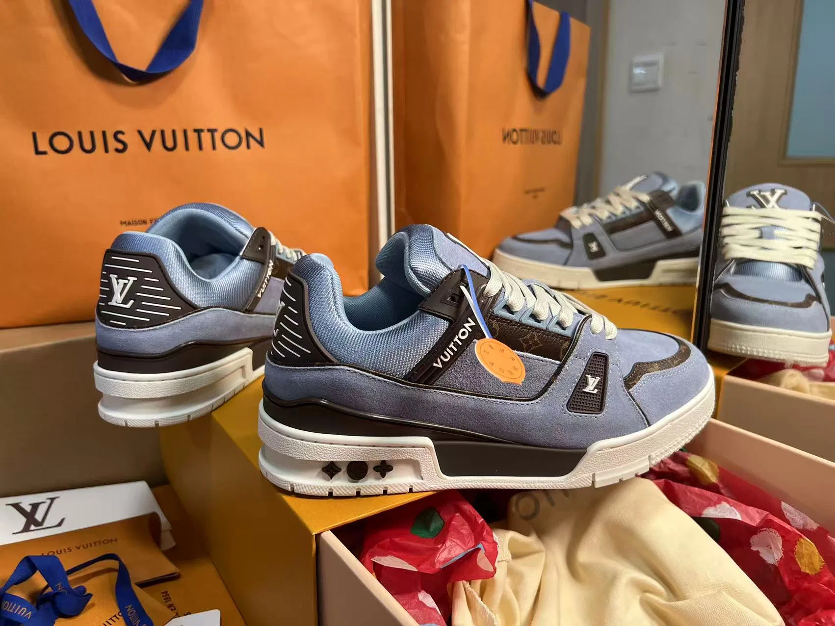 LV 27FW QVUSQNN 019 스니커즈 12