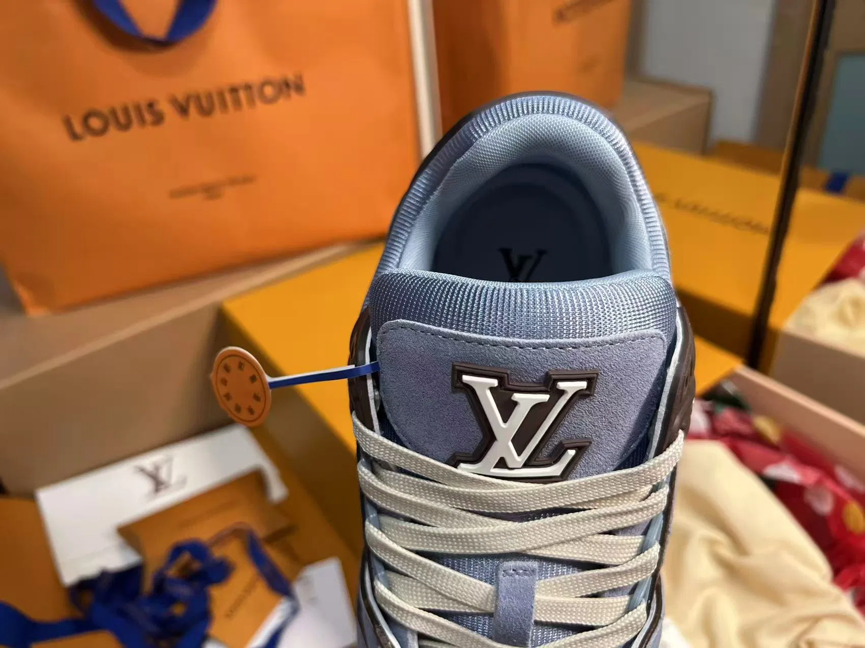 LV 27FW QVUSQNN 019 스니커즈 15