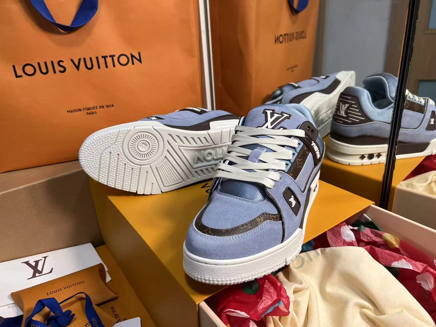 LV 27FW QVUSQNN 019 스니커즈 16