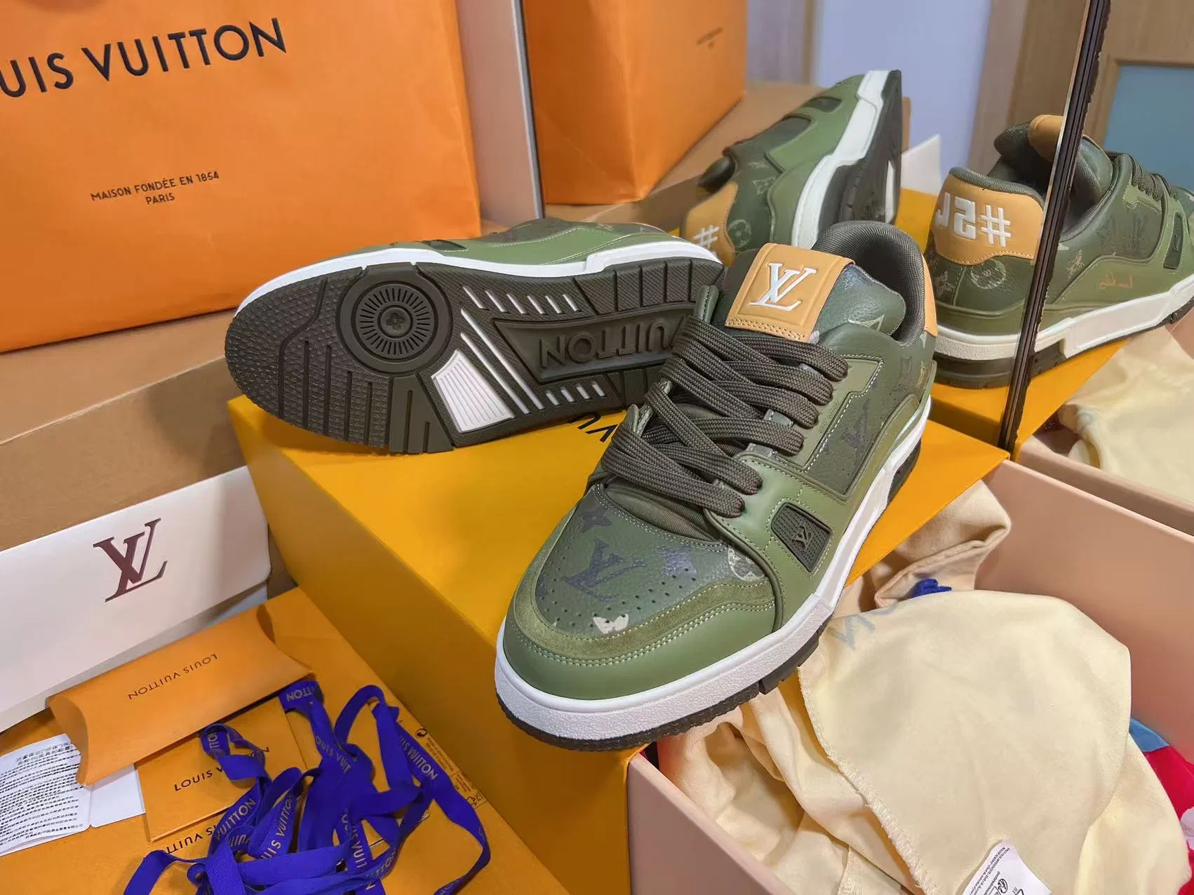 LV 27FW QVUSQNN 019 스니커즈 21