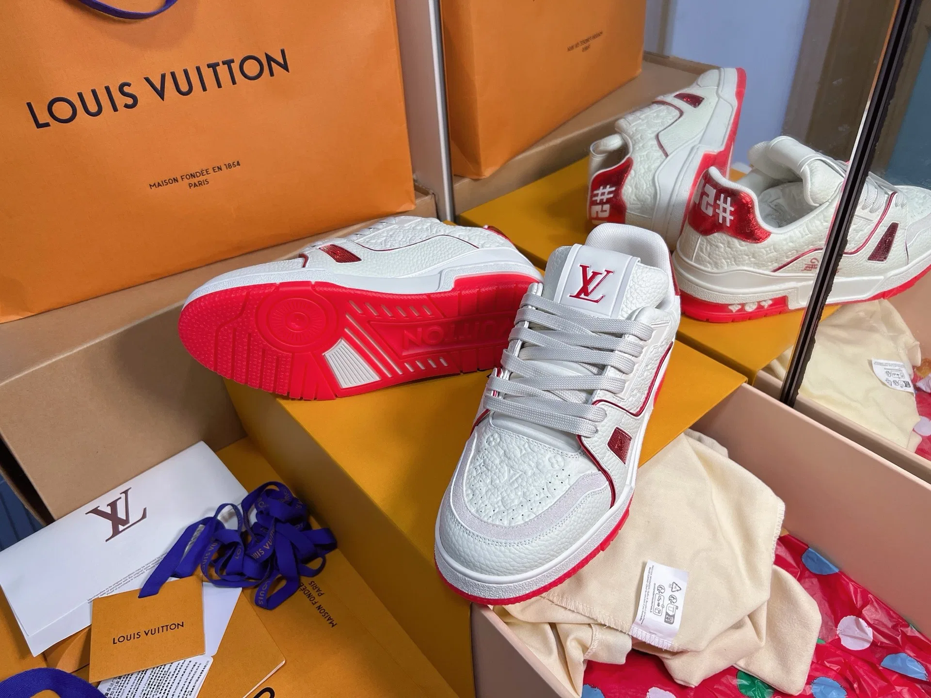 LV 27FW QVUSQNN 021 스니커즈 11